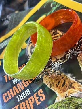 Vintage Lucite Marble Bangles Set of 2 Lime Green & Tangerine Orange